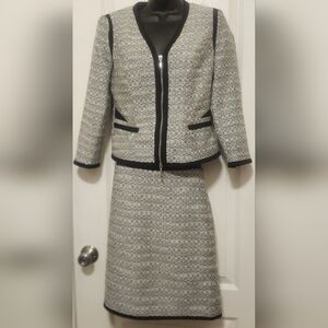 White House Black Market Textured Black and White Pencil Skirt Set Size 0/00